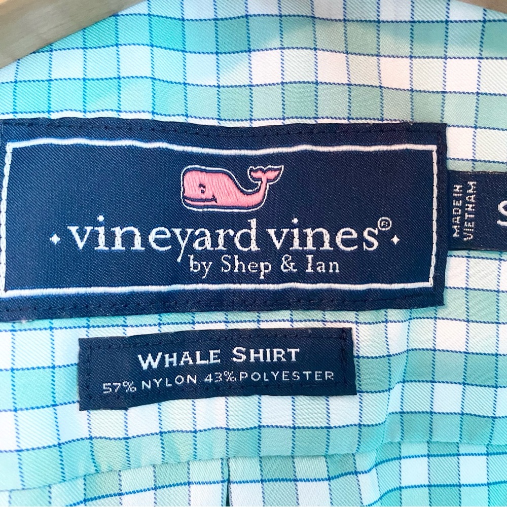 Vineyard Vines Plaid Button Down Size Small - image 4